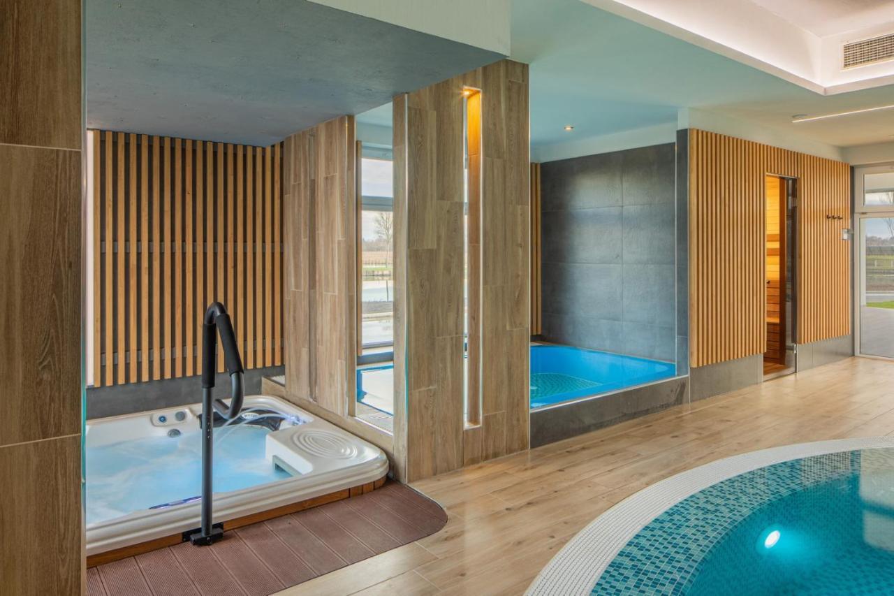 Sziget Hotel Nyíregyháza エクステリア 写真