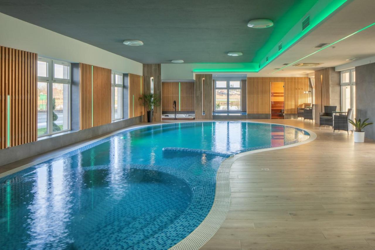 Sziget Hotel Nyíregyháza エクステリア 写真
