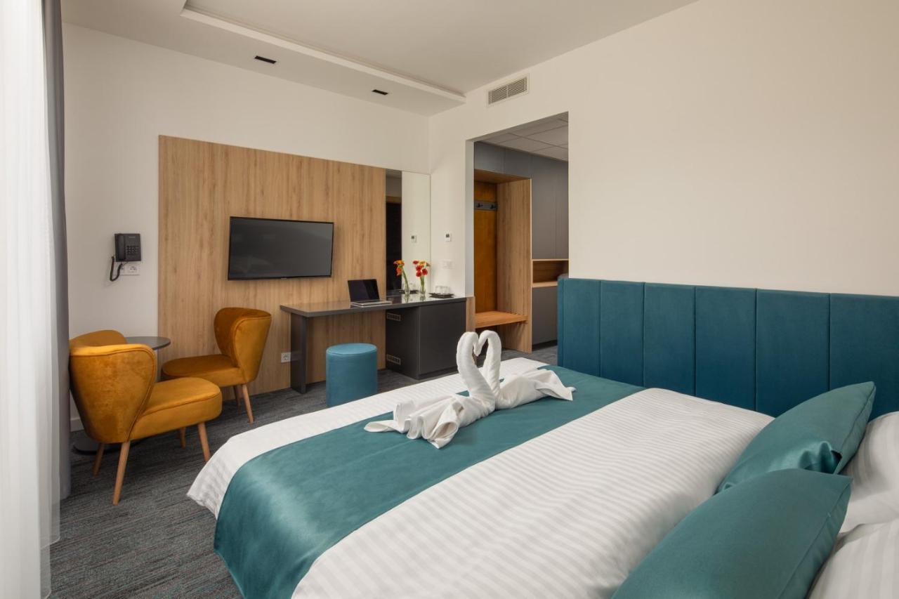 Sziget Hotel Nyíregyháza エクステリア 写真