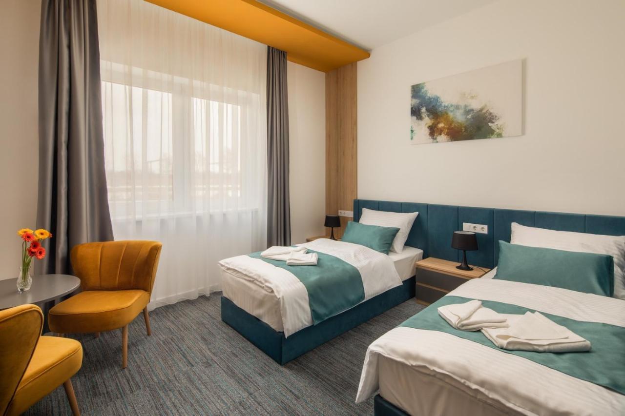 Sziget Hotel Nyíregyháza エクステリア 写真