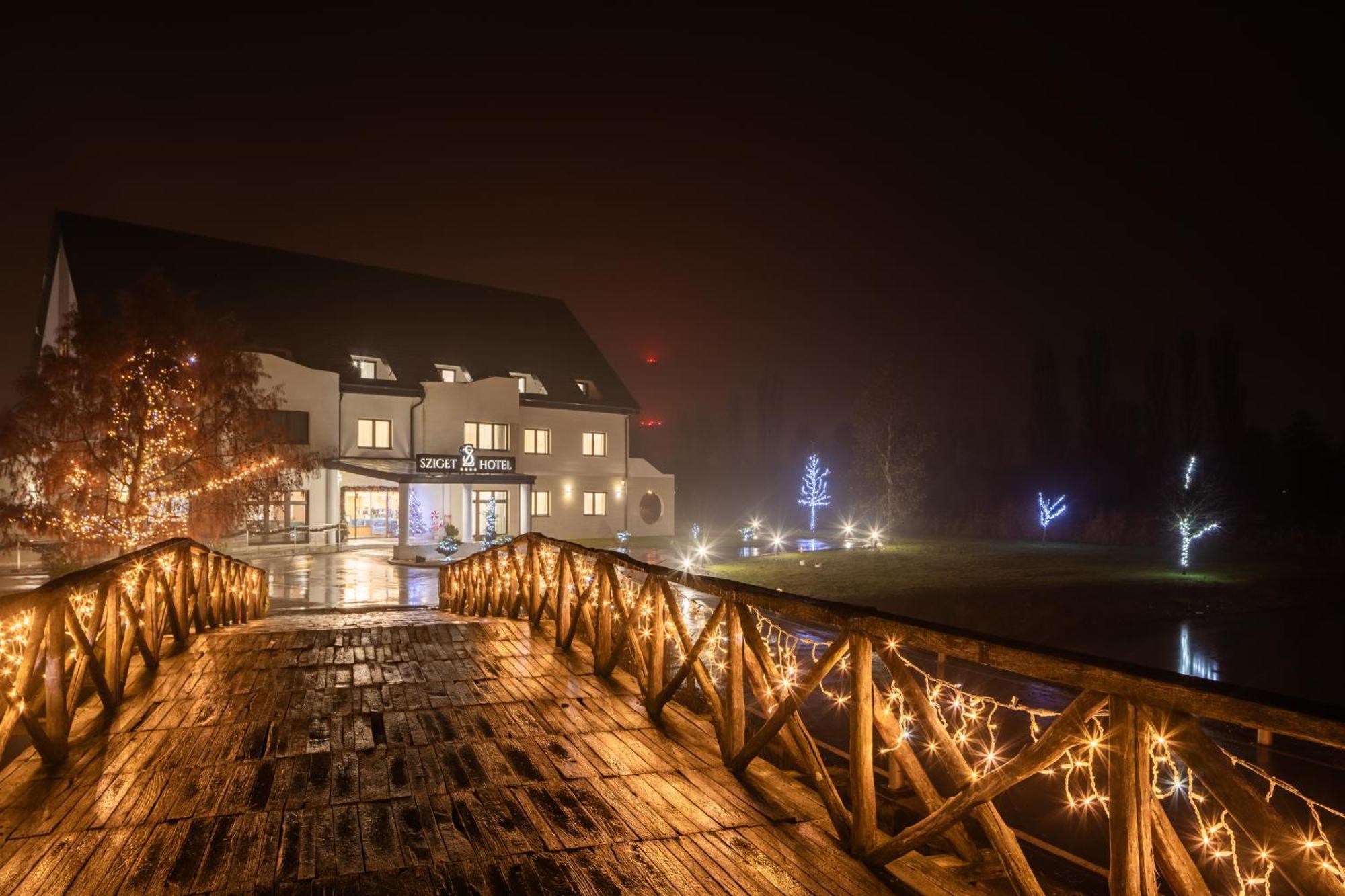 Sziget Hotel Nyíregyháza エクステリア 写真